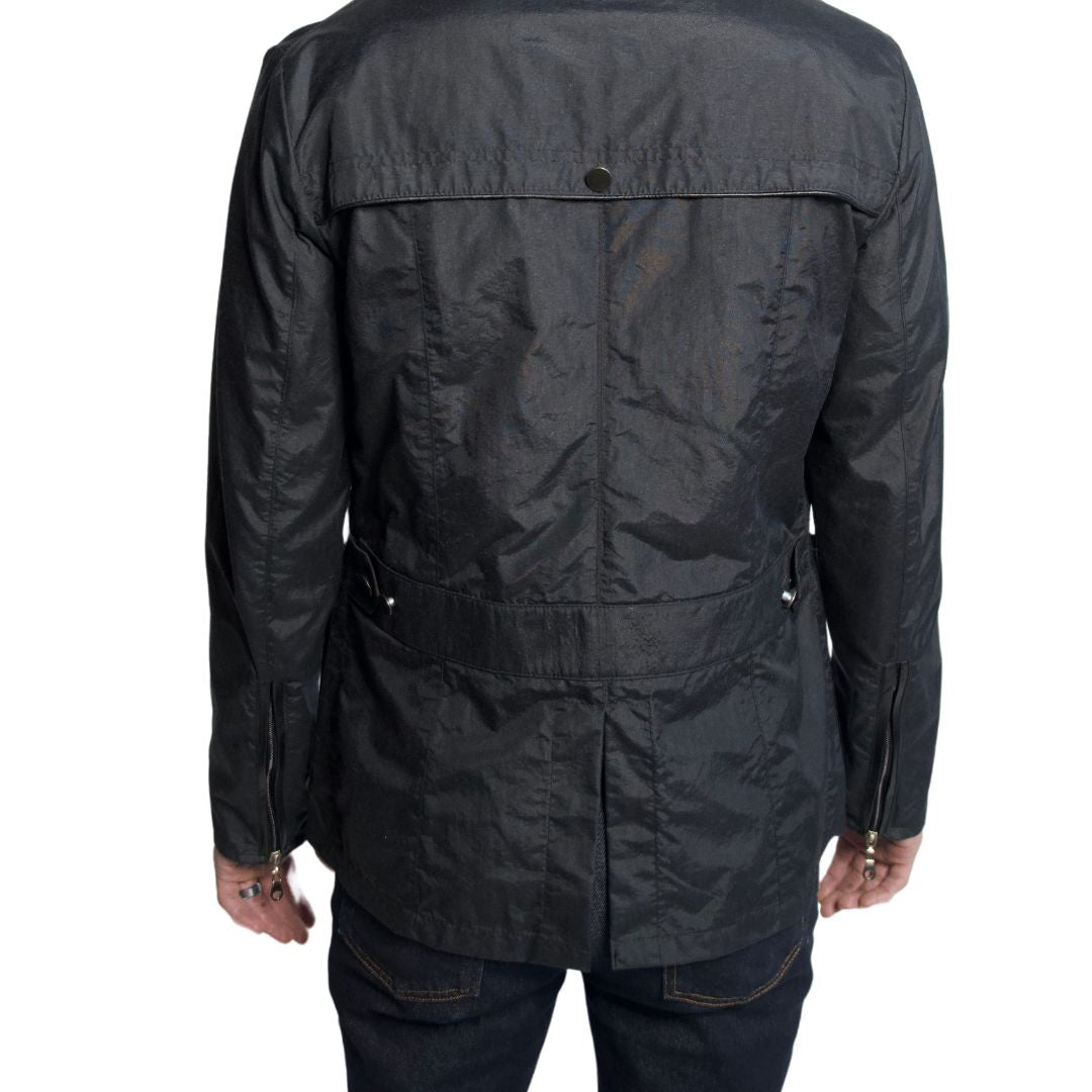 Ultra-Lightweight Black Jacket: Must-Have for Men on-the-Go