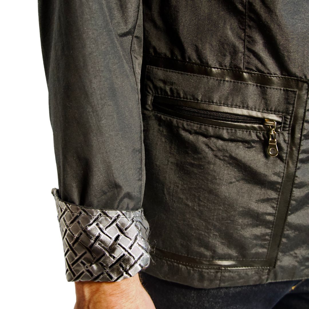 Ultra-Lightweight Black Jacket: Must-Have for Men on-the-Go