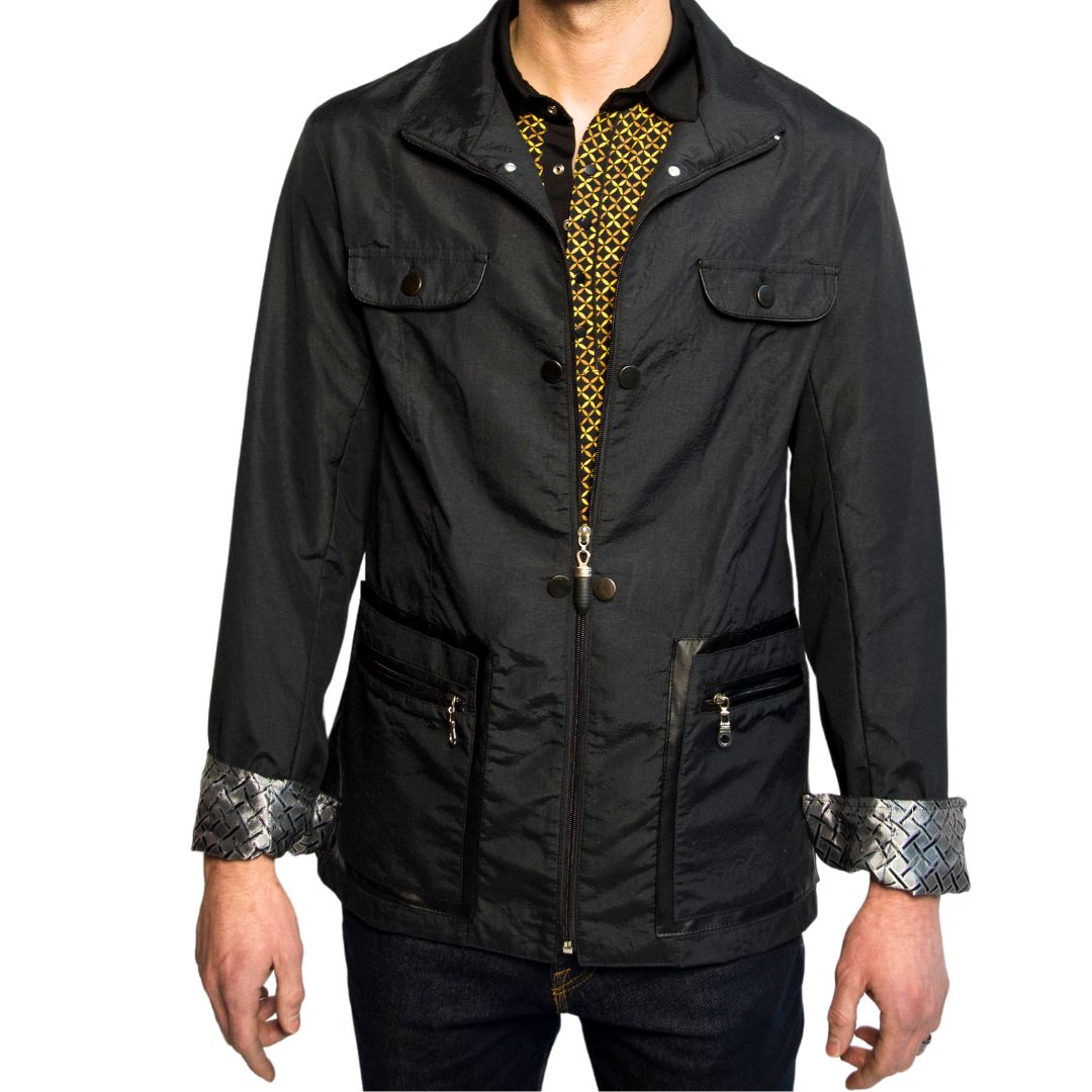 Ultra-Lightweight Black Jacket: Must-Have for Men on-the-Go