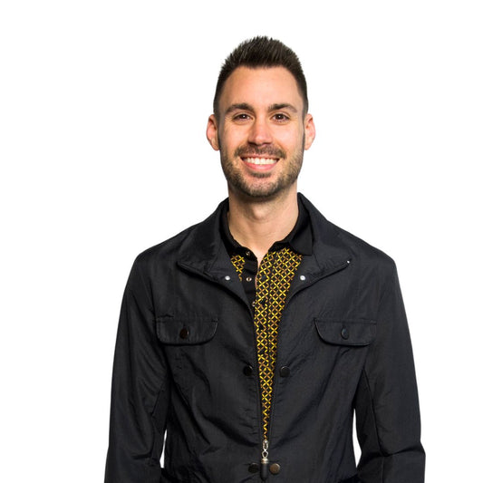 Ultra-Lightweight Black Jacket: Must-Have for Men on-the-Go